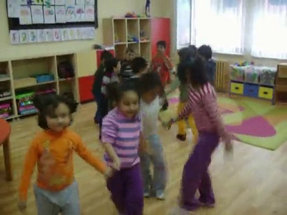 Neşeli Kalpler Gazete Drama sonrası Halay Çekiyor 81gamze81