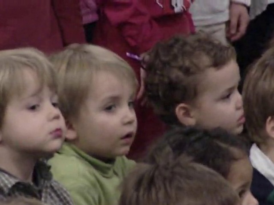 Première fête de l'école de Mael (12/2010) : chanson (2/4)