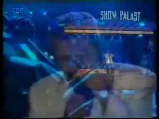 Gilbert Becaud - Faut faire avec
