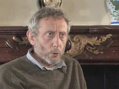 Poetry Techniques : Does a poem have to rhyme?