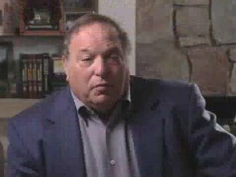 CSI And Trace Evidence : What do forensic scientists measure when comparing fibers?