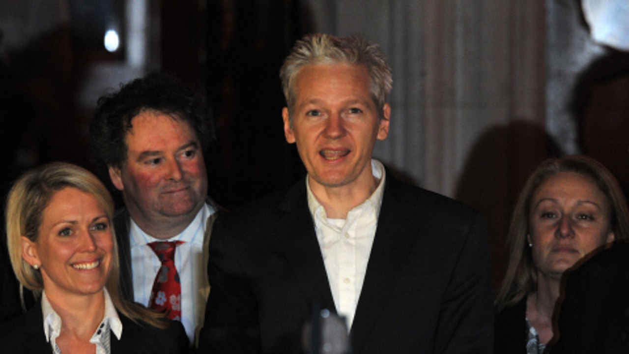 Wikileaks : Julian Assange libéré sous caution