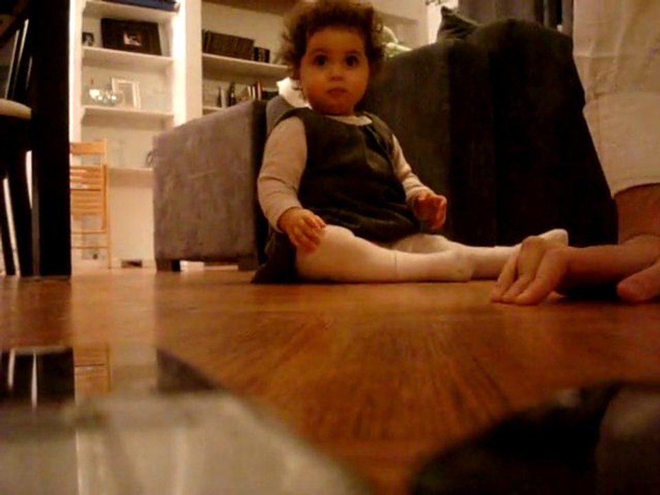 elle marche à 4 pattes !