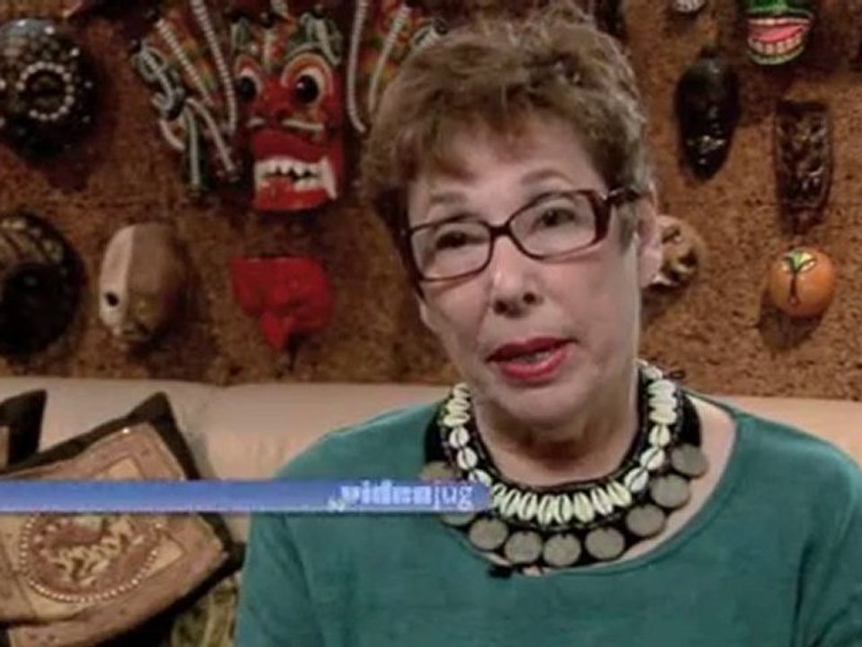 Manners And Body Language Across Cultures : Why should I be careful when looking people from other cultures in the eye?