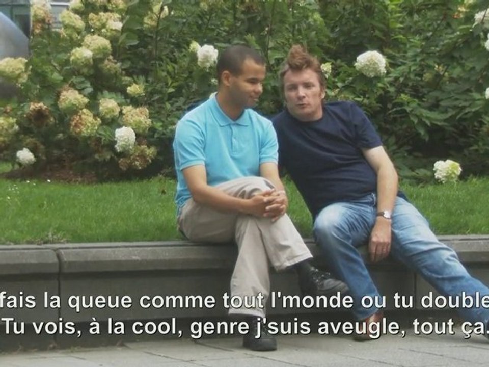 Debout (version audiodécrite)