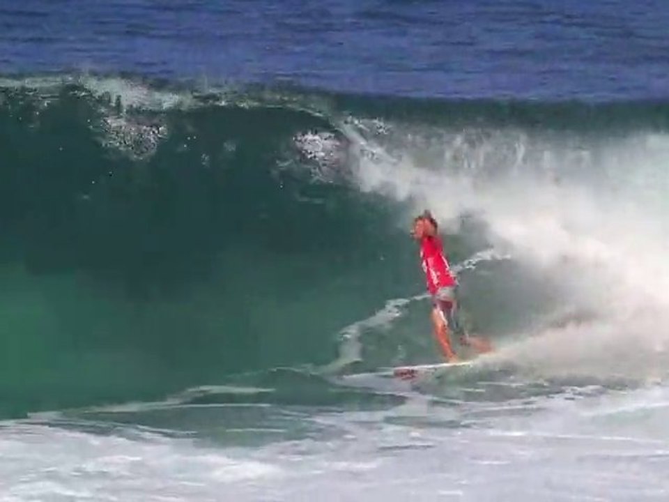 Jeremy Flores vainqueur du Billabong Pipe Masters 2010 !
