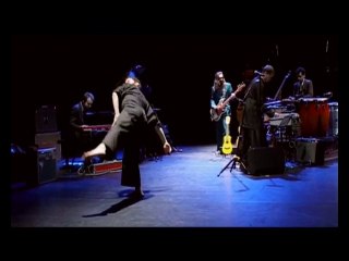 Dancing with the sound hobbyist  - MCA - Tendance 2011