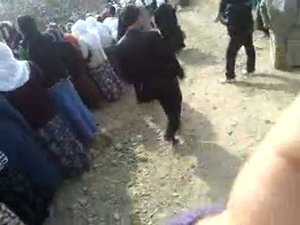 ustadımın son yolculuğu ve ardından gzü yaşlı binlerce insan