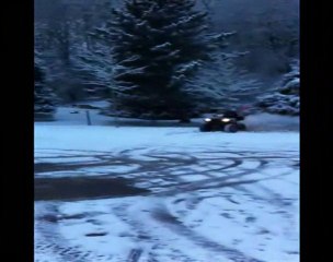 SPLASHQUAD - 20101217 - Drift sur la neige