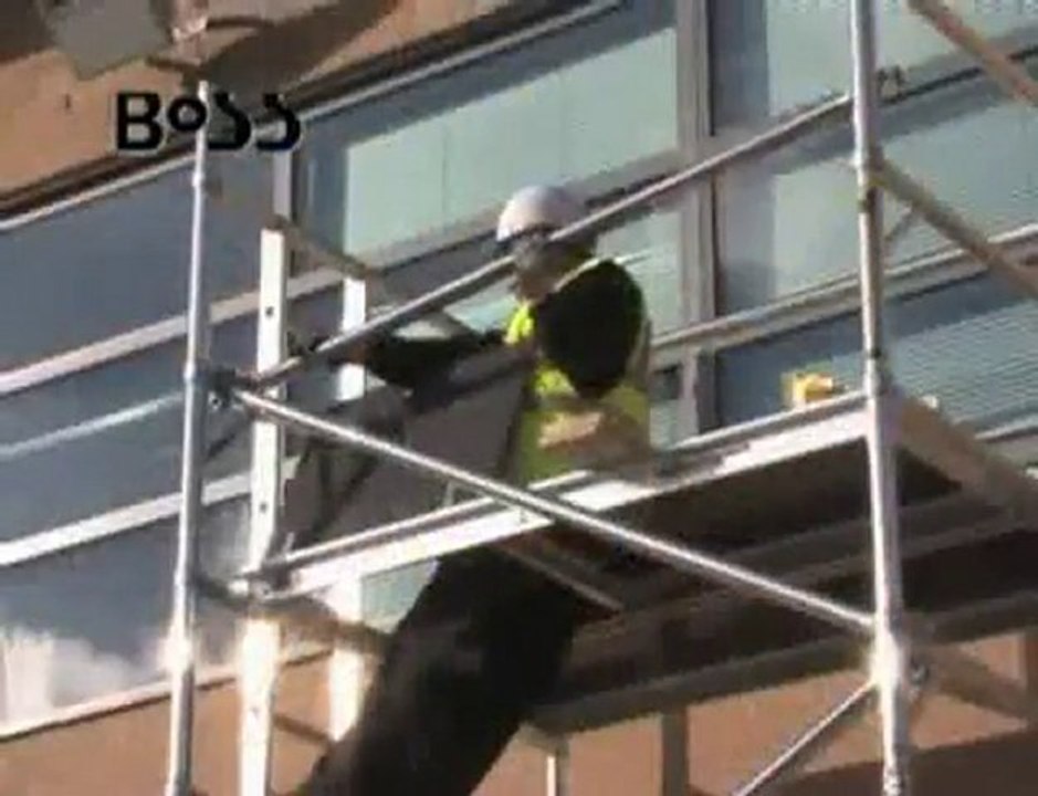 Scaffold tower. How to build a scaffold tower. www.lakeside-