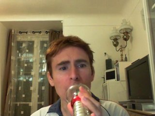 Wiwi égratigne "faut vivre"