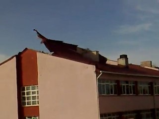 Gerze'de Lodos Çatıları Uçurdu...