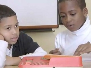 Les technologies du passé oscultées par des enfants