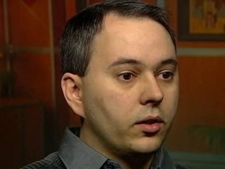 Gregg Housh: Der inoffizielle Sprecher der Anonymous-Bewegung im Interview 🔍