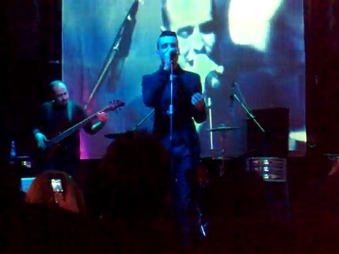 Cem Adrian - Sen Benim (08/12/2010 Çarşamba - Ghetto)