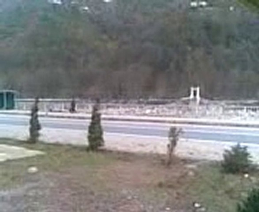 Şiddetli Rüzgar Can Aldı