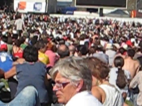 (2) Hommage à Jean FERRAT à la fête de l' Humanité 2010