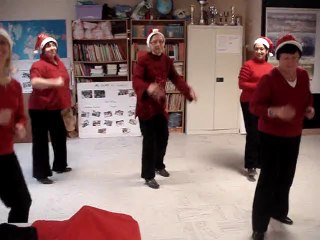 Super chorégraphie  : Les mères Noel de l'atelier Danse