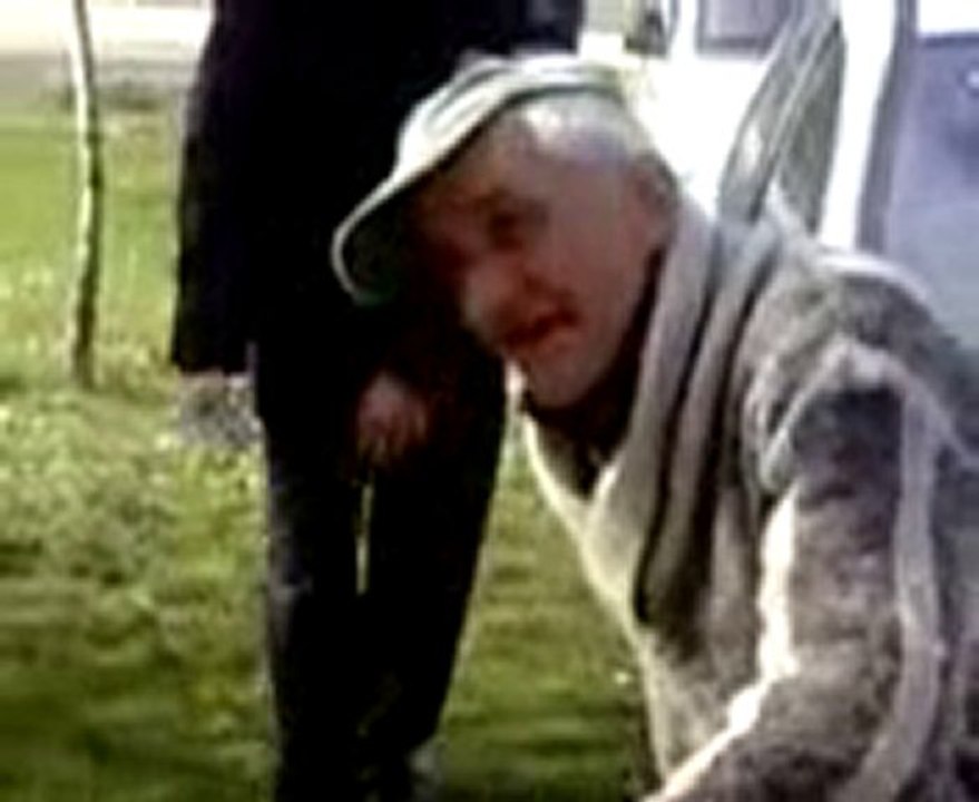 0032 - Mec ivre prend l alcootest pour une bouteille