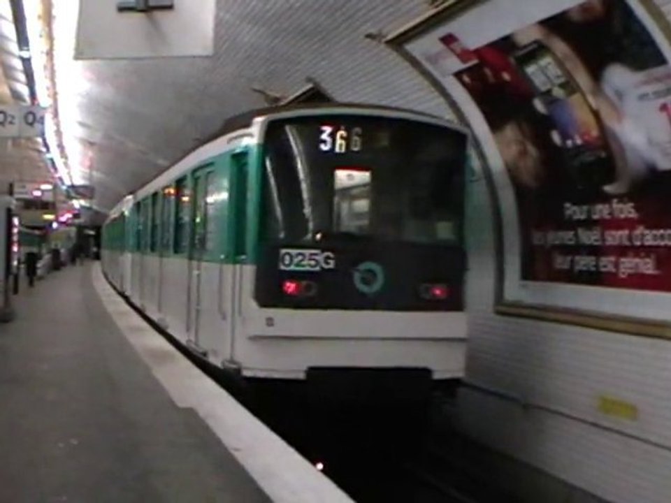 MF67 : Mise en place à la station Pont de Levallois sur la ligne 3 du métro parisien