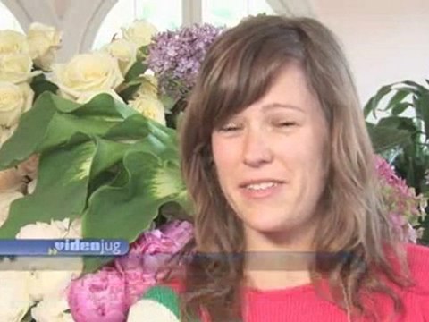 How To Send High Quality Flowers To Someone In Another Town : How can I send high-quality flowers to someone in another town?