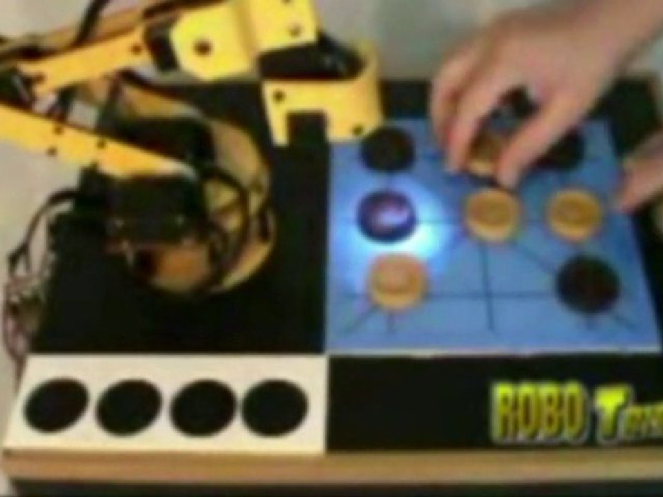 Robot tris, braccio player robotico.