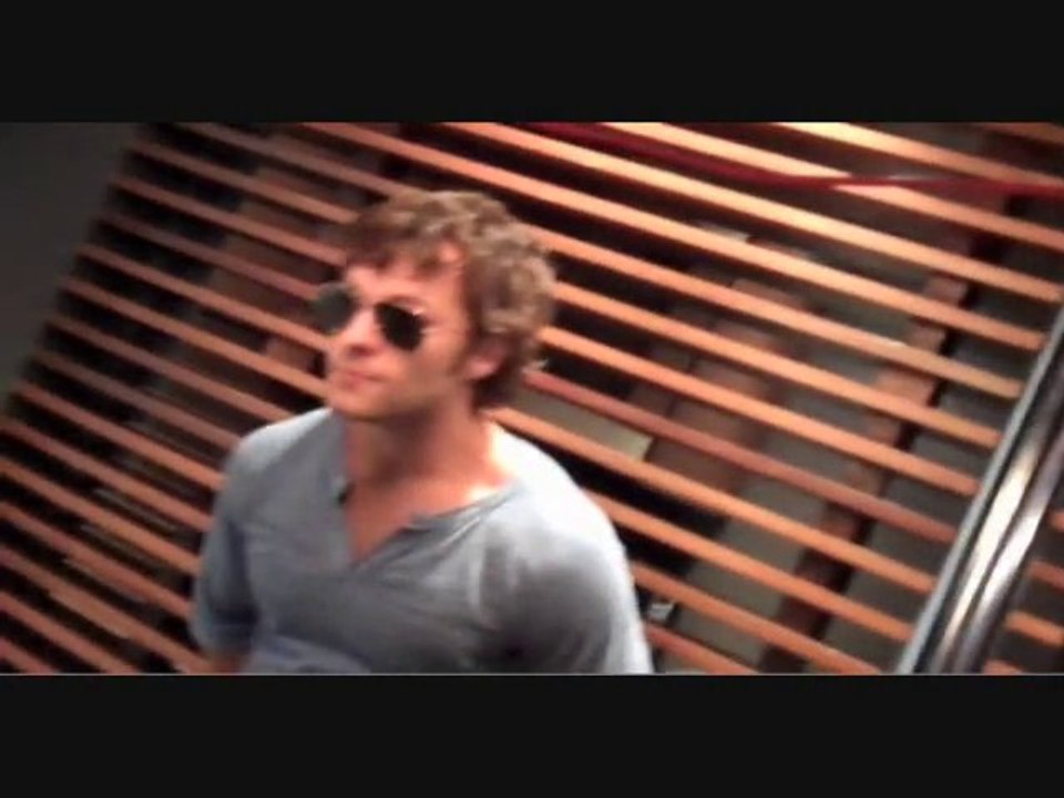 2010 Kyle Schmid @ photoshooting