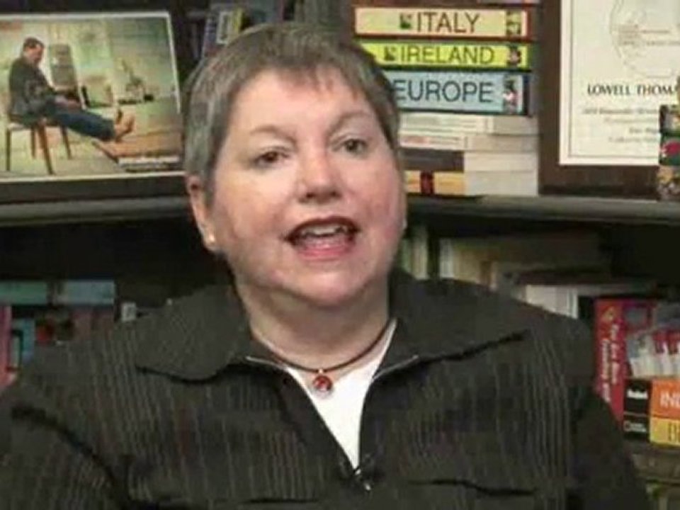 Researching And Booking Budget Destinations : Should I use an agent to book a budget vacation?