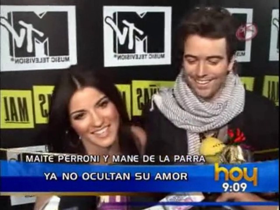 Maite Perroni en la alfombra amarilla de "Niñas Mal" (HOY)