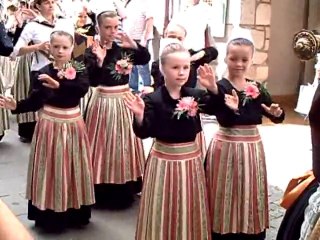 2010 - QUIMPER - DÉFILÉ D'ENFANTS (cercles et bagadigoù)