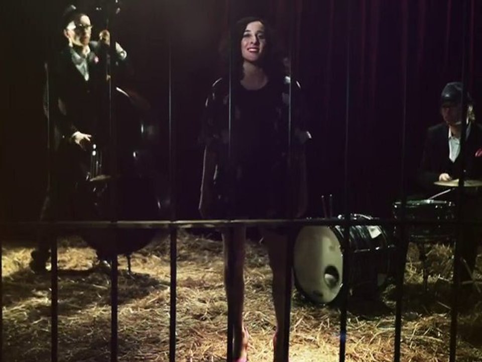 Lisa Bassenge 'Nur fort' Official Videoclip