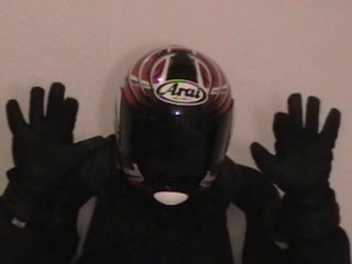 Spot moto ironique VI, les cyclistes sont nos amis