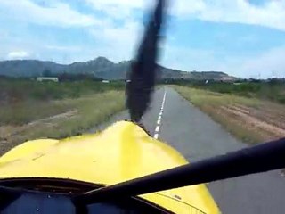 Atterrissage ULM par Jean-Claude, Nakutakoin, Nouv-Calédonie