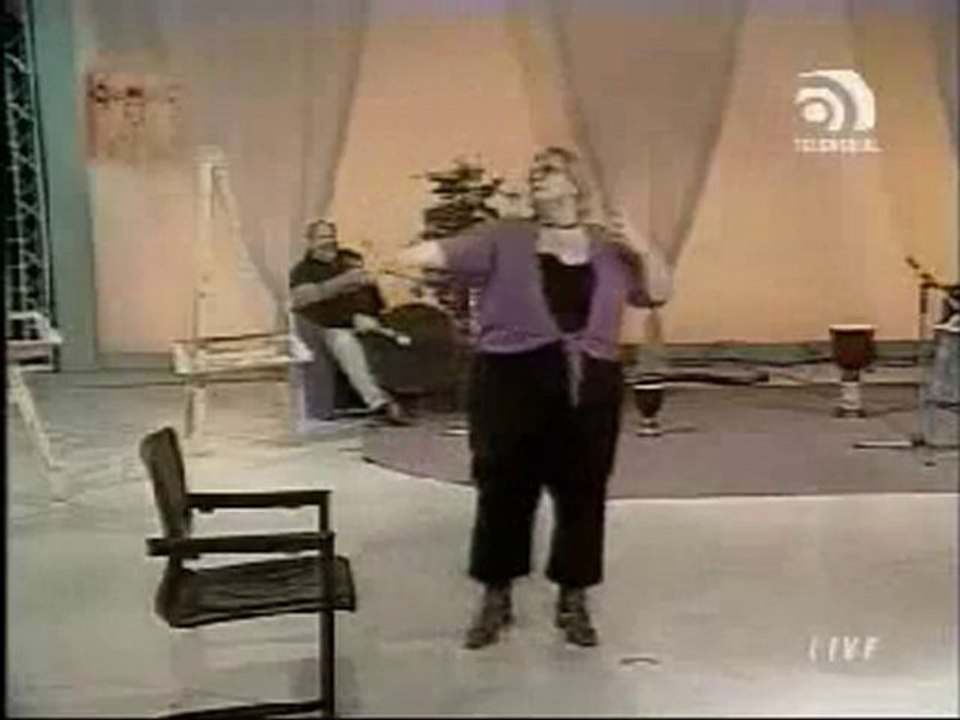 Dicke Tänzerin Lena bei Kanal Telemedial 2/2