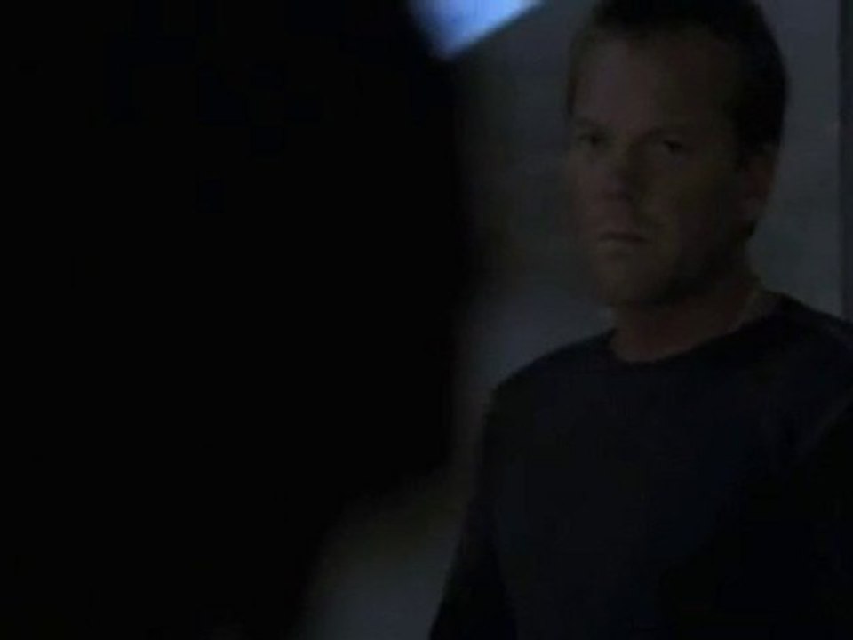 Jack Bauer Vs Père Noël - Interrogatoire pour noël [Parodie]