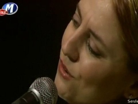 Dilek Türkan £££ ATEŞLİ GÖZLERİNİN SEYRİNE DALDIM