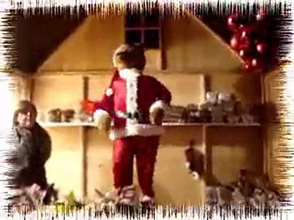 un petit nounours qui danse !!! hihi !!