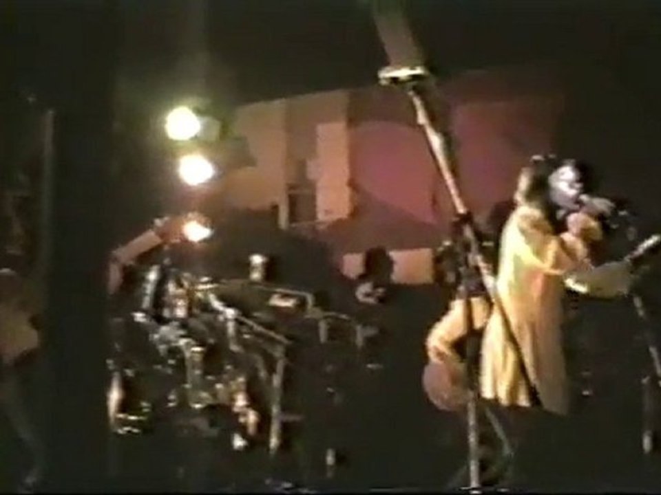 村八分－操り人形