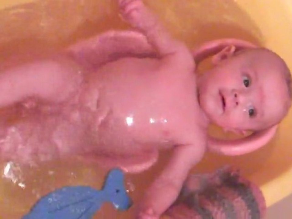 Rémi dans son bain