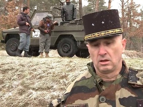 Policiers afghans et gendarmes français à l'entrainement