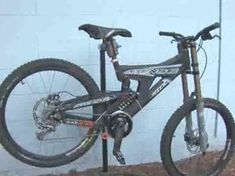 Buying A Bicycle : What is a 'downhill' mountain bike?