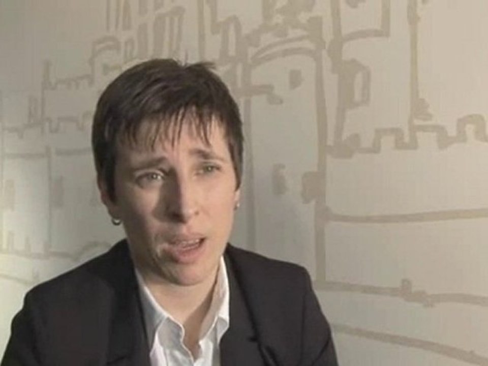 Financial Support And Renting A Property : I am in full time education. Can I pay half rent over vacations?