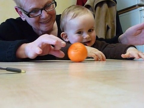 partie de Clementine-foot chez Mamie 22 décembre 2010