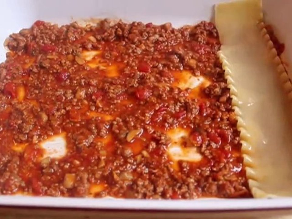 Lasagna Recipe - Beef & Cheese Lasagna - Christmas ...