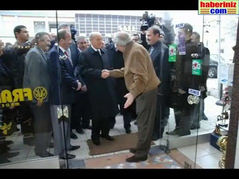 Bahçeli'nin Cuma Namazı sonrası Sitelerde esnaf ziyareti 1