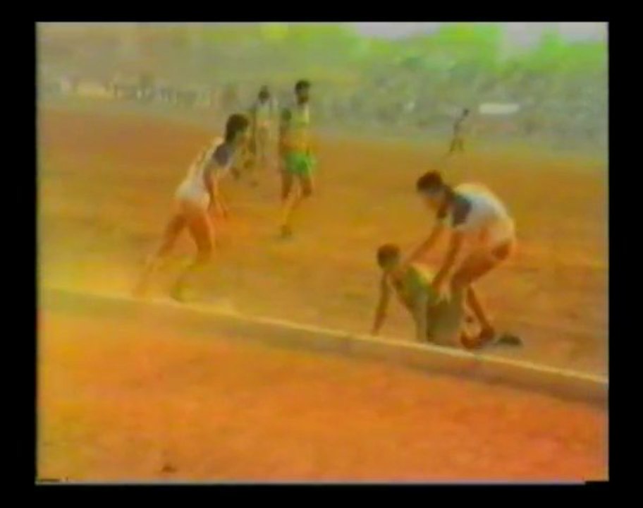 GEBZESPOR -  BİNATLISPOR -  KKTC  FUTBOL MAÇI 30.08.1986