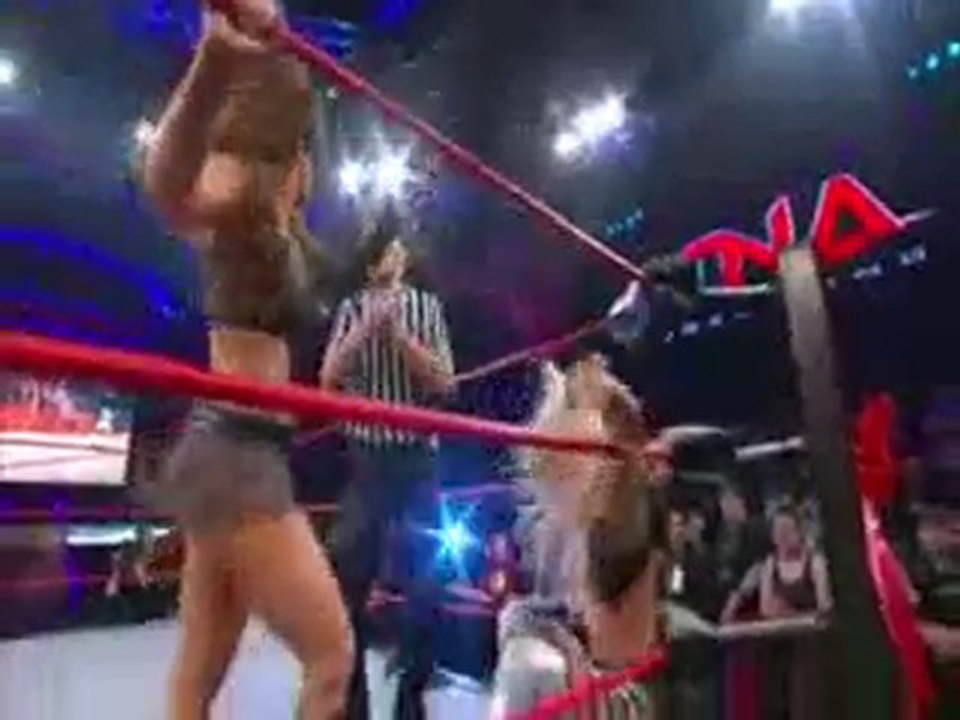 Angelina Love & Winter vs Tara & Madison Rayne (TNA Impact).