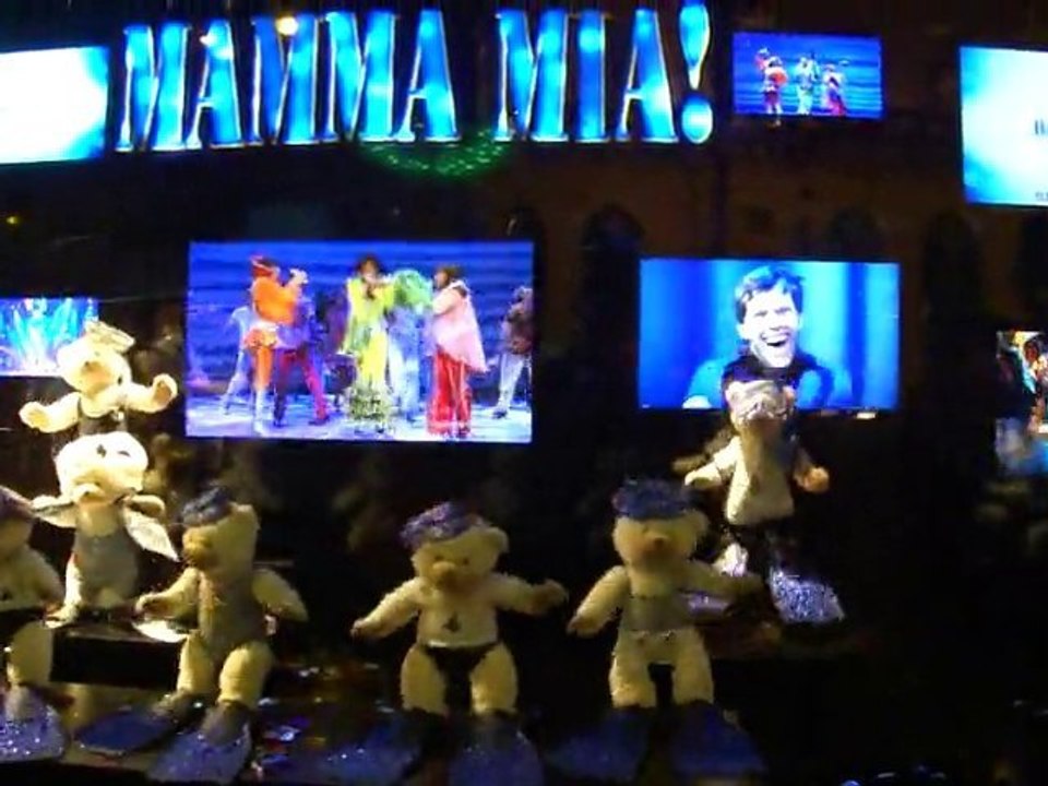 Noël 2010 Vitrines animées grands magasins Bd Haussmann (3)