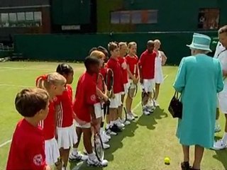 Queen praises sport in Christmas message