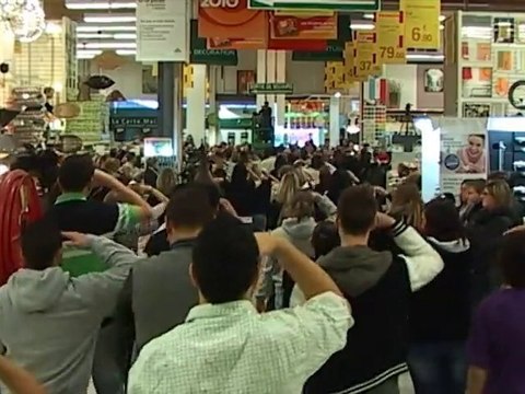 Flashmob Leroy Merlin _ Reims ( By Ismael Footzbeul )